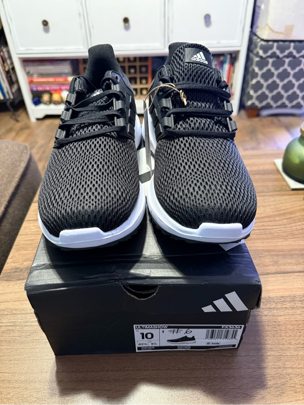 Adidas Black and White Ultimashow 10w